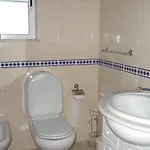 Casa Tedi, Alto Do Perogil, - 3 Bedroom, 3 Bathroom Villa, Large Pool, Exquisite Gardens & Air-conditioning Vakantiehuis