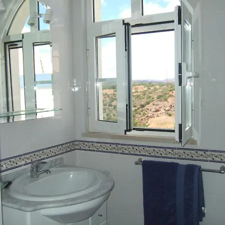 Casa Tedi, Alto Do Perogil, - 3 Bedroom, 3 Bathroom Villa, Large Pool, Exquisite Gardens&air-conditioning Casa vacanze Tavira