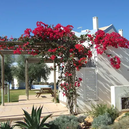 Casa Tedi, Alto Do Perogil, - 3 Bedroom, 3 Bathroom Villa, Large Pool, Exquisite Gardens & Air-conditioning Feriehus *