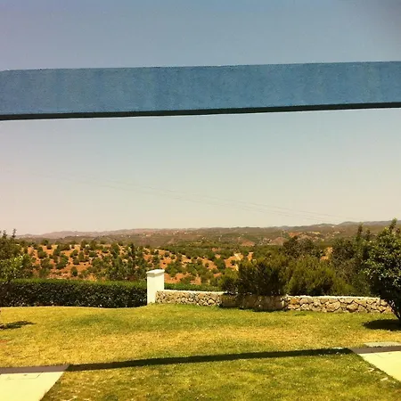 Casa Tedi, Alto Do Perogil, - 3 Bedroom, 3 Bathroom Villa, Large Pool, Exquisite Gardens&air-conditioning Casa vacanze *