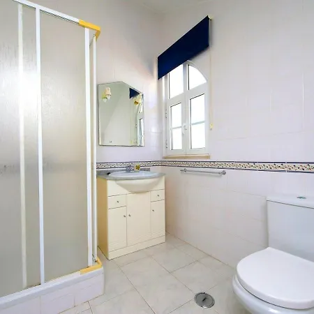 Casa vacanze Casa Tedi, Alto Do Perogil, - 3 Bedroom, 3 Bathroom Villa, Large Pool, Exquisite Gardens&air-conditioning