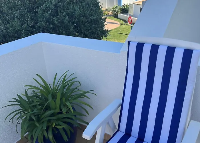 Casa Tedi, Alto Do Perogil, - 3 Bedroom, 3 Bathroom Villa, Large Pool, Exquisite Gardens & Air-conditioning 塔维拉