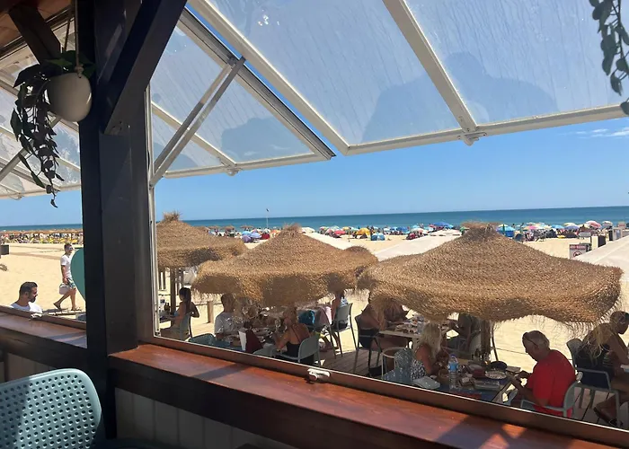 度假居 Casa Tedi, Alto Do Perogil, - 3 Bedroom, 3 Bathroom Villa, Large Pool, Exquisite Gardens & Air-conditioning 塔维拉