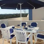 Semesterbostad Casa Tedi, Alto Do Perogil, - 3 Bedroom, 3 Bathroom Villa, Large Pool, Exquisite Gardens & Air-conditioning Tavira