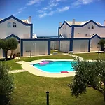 Casa Tedi, Alto Do Perogil, - 3 Bedroom, 3 Bathroom Villa, Large Pool, Exquisite Gardens & Air-conditioning Semesterbostad *