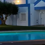 Casa Tedi, Alto Do Perogil, - 3 Bedroom, 3 Bathroom Villa, Large Pool, Exquisite Gardens & Air-conditioning Semesterbostad *