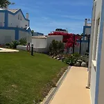 Semesterbostad Casa Tedi, Alto Do Perogil, - 3 Bedroom, 3 Bathroom Villa, Large Pool, Exquisite Gardens & Air-conditioning Tavira