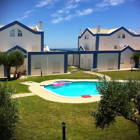 Casa Tedi, Alto Do Perogil, - 3 Bedroom, 3 Bathroom Villa, Large Pool, Exquisite Gardens & Air-conditioning Dom wakacyjny *
