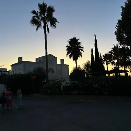 別荘 Casa Tedi, Alto Do Perogil, - 3 Bedroom, 3 Bathroom Villa, Large Pool, Exquisite Gardens & Air-conditioning