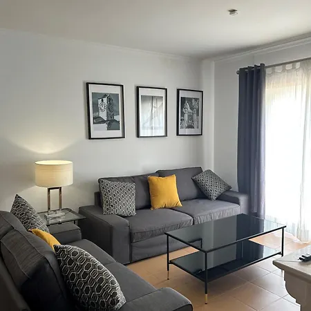 Casa Tedi, Alto Do Perogil, - 3 Bedroom, 3 Bathroom Villa, Large Pool, Exquisite Gardens & Air-conditioning タヴィラ