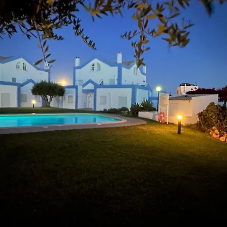 Casa Tedi, Alto Do Perogil, - 3 Bedroom, 3 Bathroom Villa, Large Pool, Exquisite Gardens & Air-conditioning בית נופש