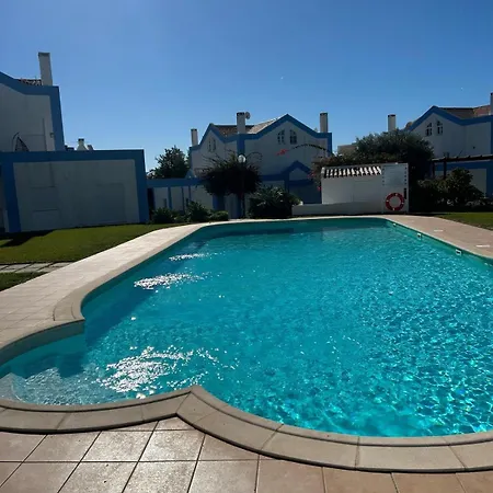 Casa Tedi, Alto Do Perogil, - 3 Bedroom, 3 Bathroom Villa, Large Pool, Exquisite Gardens & Air-conditioning בית נופש *