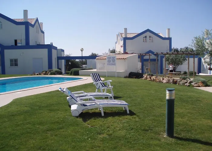 Casa Tedi, Alto Do Perogil, - 3 Bedroom, 3 Bathroom Villa, Large Pool, Exquisite Gardens & Air-conditioning *